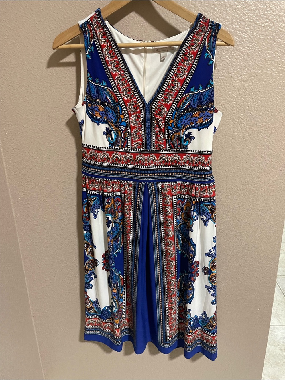 Dress Barn Blue & White Paisley V-Neck Midi Dress with Red Accents
